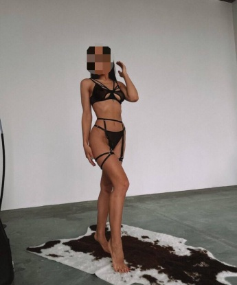 Яркая, страстная и раскрепощенная красотка приглашает на встречу, где тебя ждут жаркие приключения и ни с чем не сравнимый отдых. Звони, договоримся! 6467, 23 года